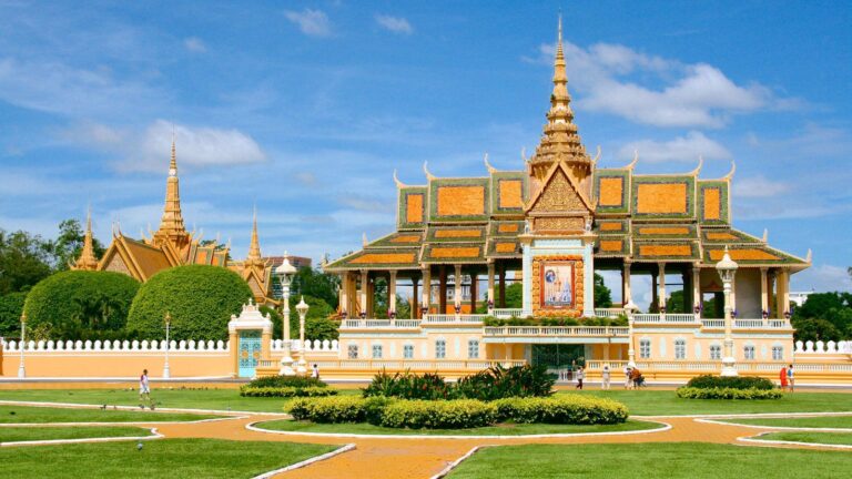 royal-palace-cambodi